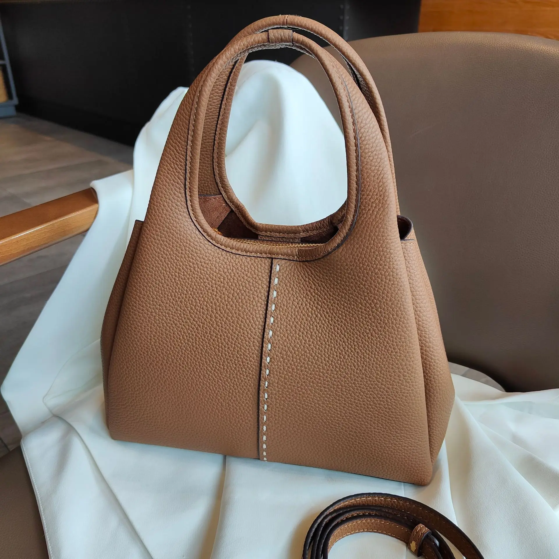 High-end Bucket Bag 2024 New Fashion Versatile First Layer Cowhide Soft Leather Color Block Ladies Bag