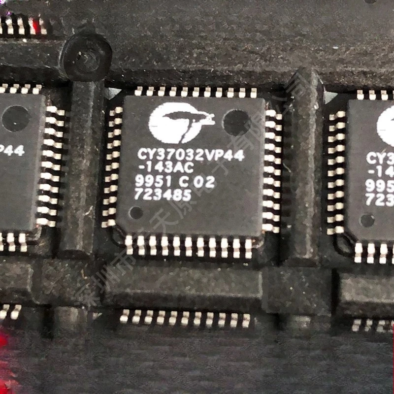 

2 шт./лот CY37032VP44-143AC CY37032VP44 CPLD Ultra37000 Family 960 Gates 32 макросов 143 МГц 3,3 В 44-контактный TQFP