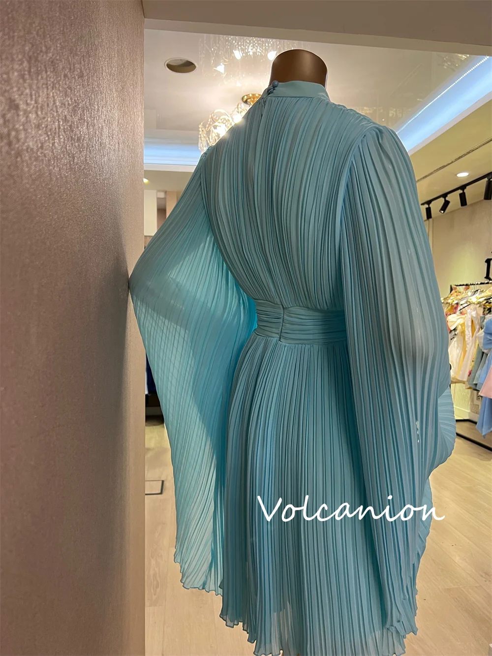 تخصيص أزياء الشيفون مطرزة الطية ألف خط الياقة العالية فساتين صغيرة مخصصة أحجام المناسبات المتاحة