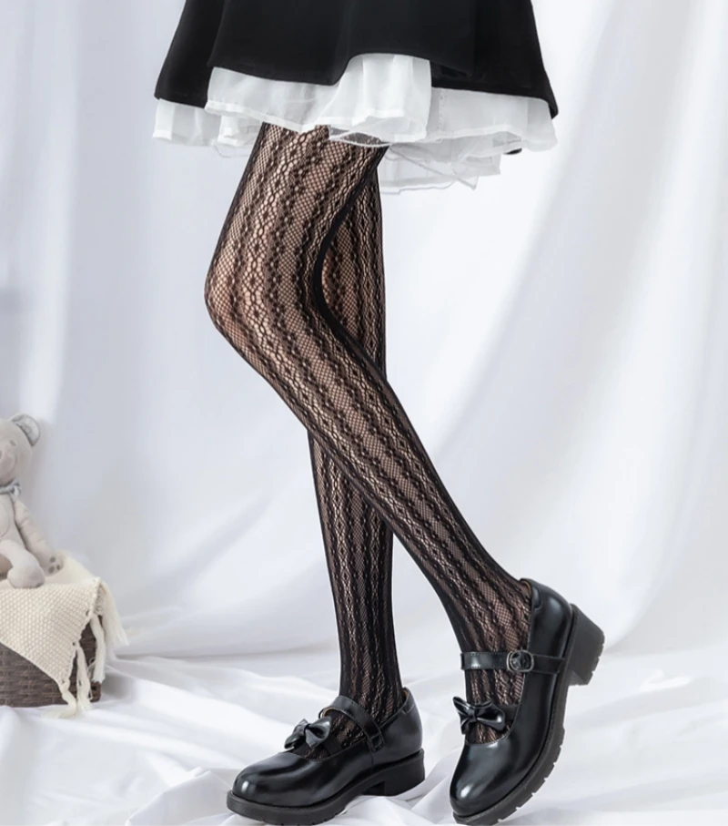 DOIAESKV Damen-Lolita-Spitzenstrumpfhose, ausgehöhlt, weißes Herzmuster, Tattoo-Design, weibliche Strümpfe, Strumpfhosen – Detail 3