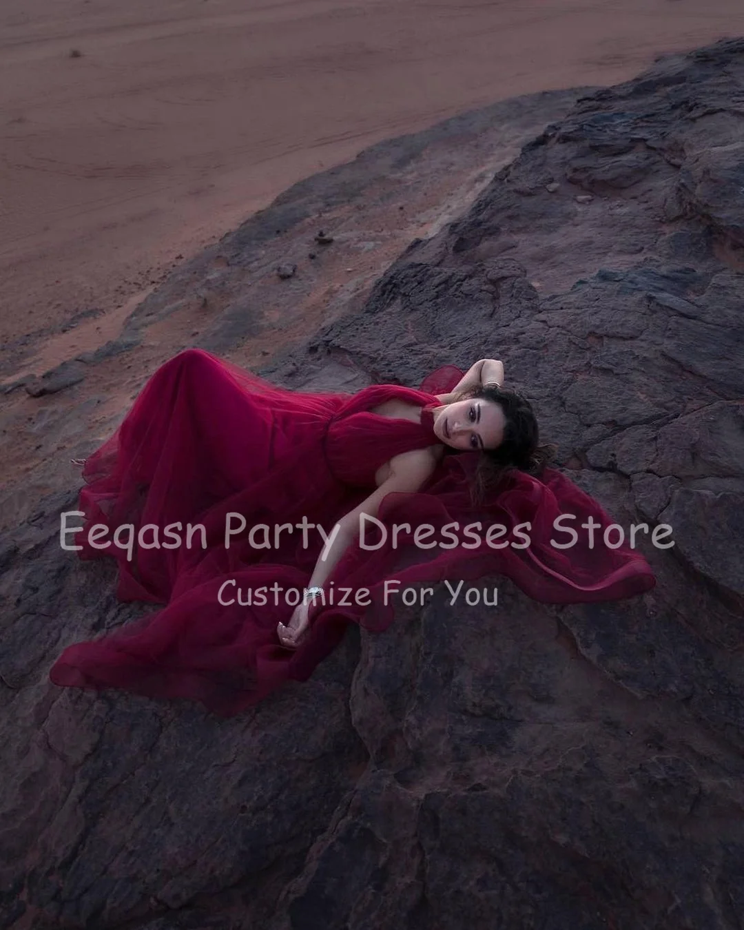 Eeqasn Dark สีแดง Tulle Dresses ชายหาด Halter Simple ชุดราตรีเซ็กซี่ V คอยาวผู้หญิงชุดพรรคอย่างเป็นทางการสำหรับเพื่อนเจ้าสาว