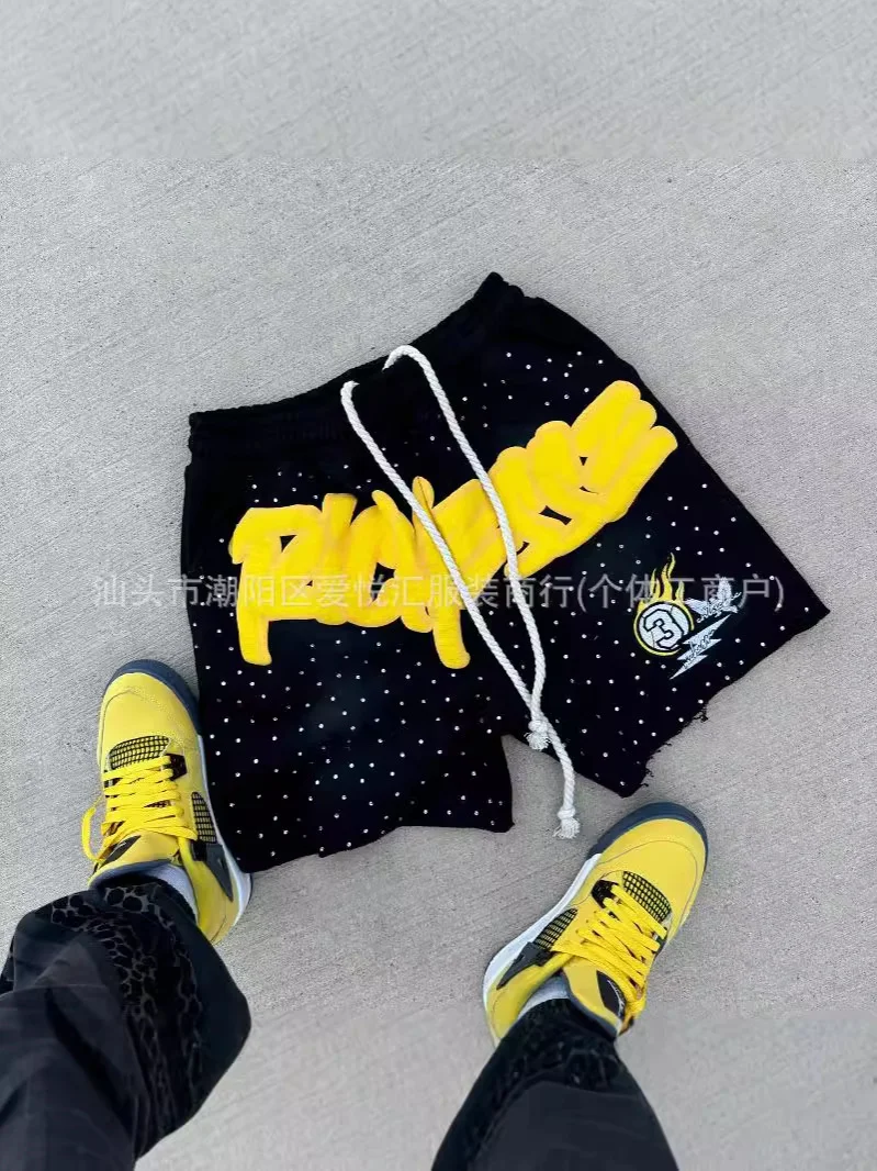 Pantaloncini da uomo con stampa di lettere pantaloncini da basket con strass di moda di strada abbigliamento da uomo pantaloni sportivi Casual