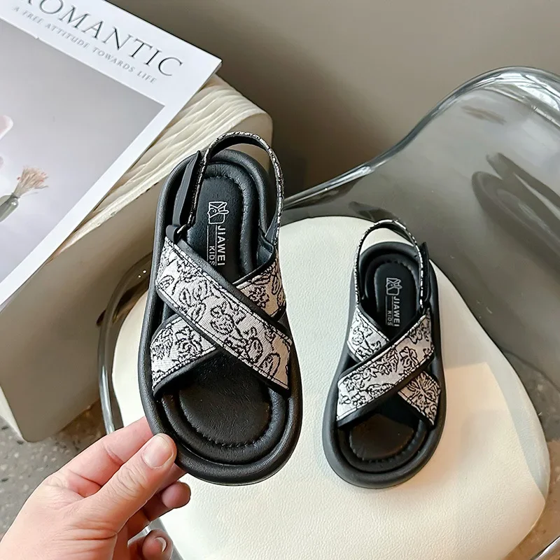 Children's Summer Sandals Retro Style Girls Soft Bottom Beach Sandals Fashion Causal Cross-tied Kids Ethnic Sandals Breathable