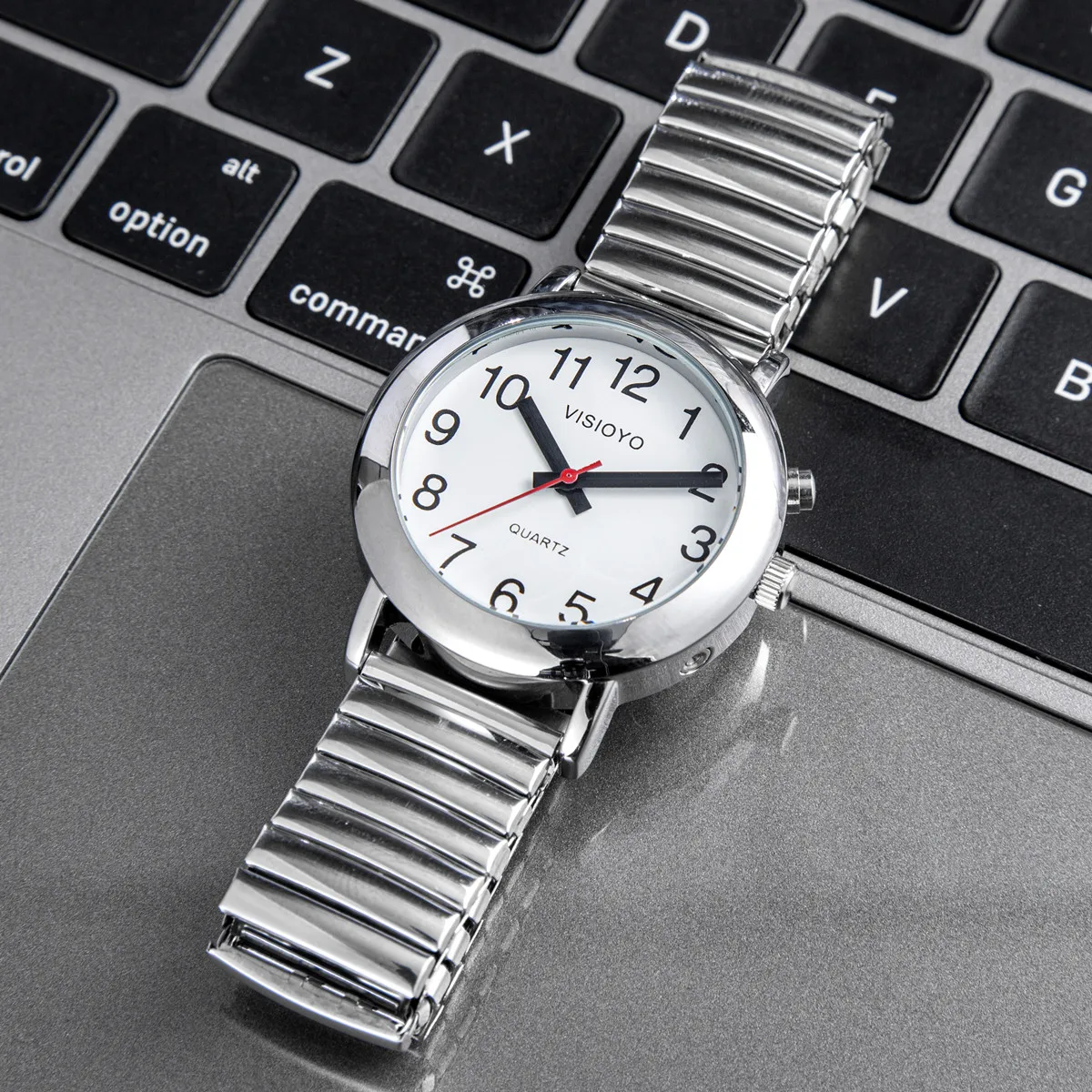 Duits Pratende Horloge Voor Duits Sprekende Blinde Oudere Slechtzienden
