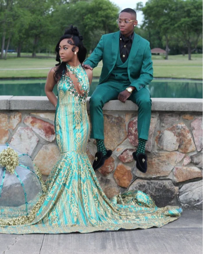 Dark Green Vintage Prom Dresses Unique Rhinestone Tassel Sequin Decoration Black Girls Formal Gowns Mermaid Party Dresses