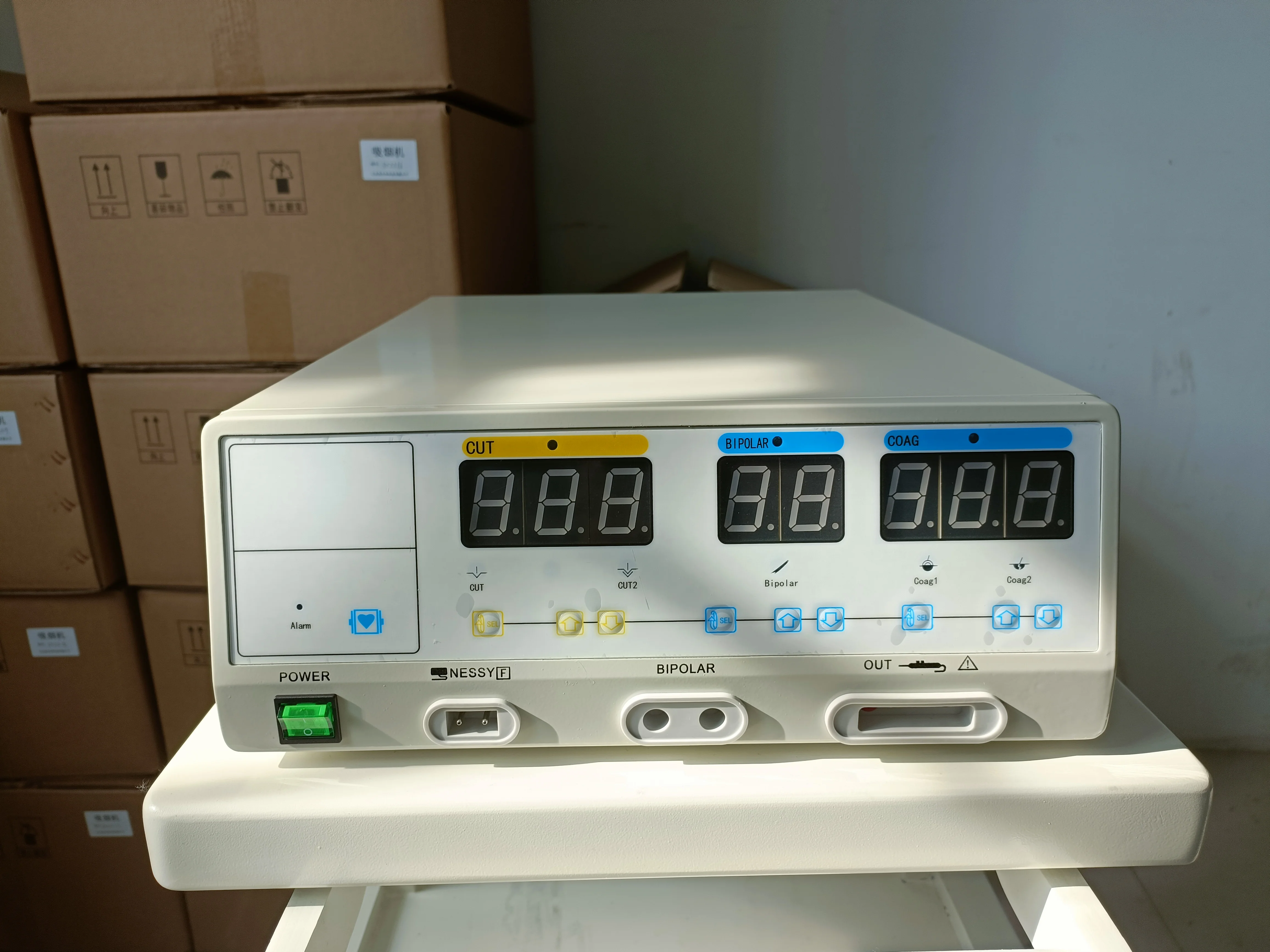 Discount ESU-Y05 400w High Frequency Electrosurgical Unit Bipolar diathermy Electrosurgical Machine Electrosurgery Unit