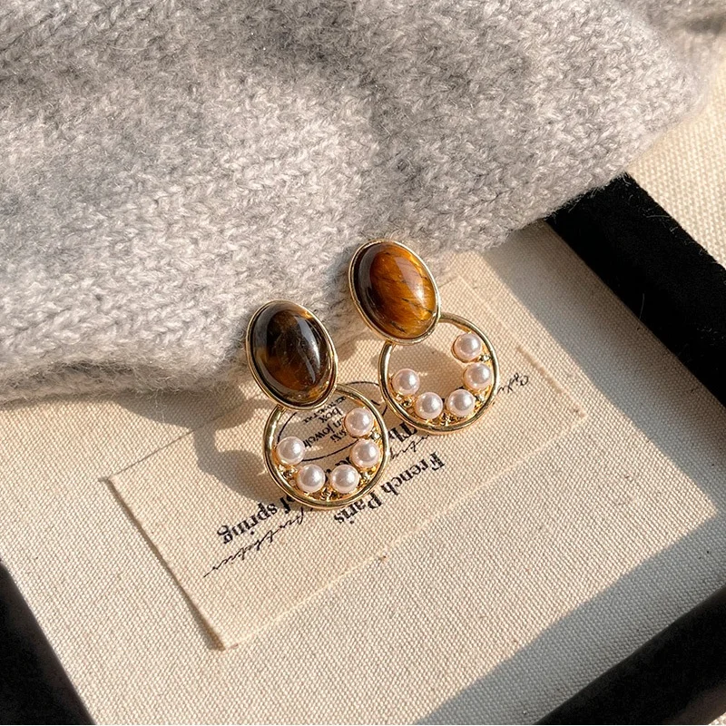 

2024 New Small Round Earrings for Women Korean Fashion Sweet Amber Pearl Circles Tiny Stud Earrings Geometry Ear Jewelry