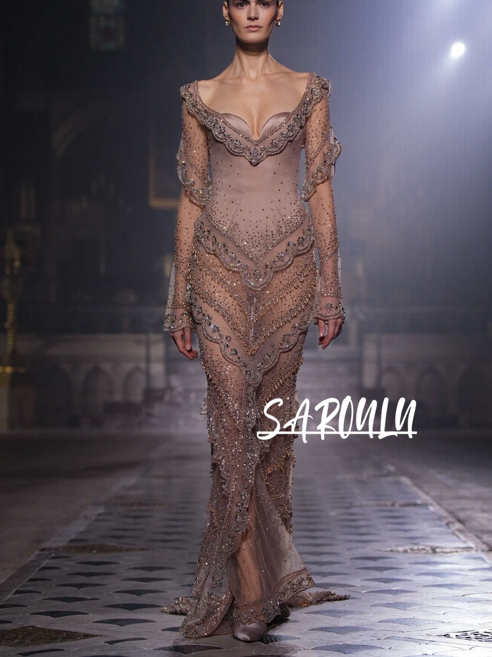 

Luxury Crystal Mermaid Evening Gown Nude Sheer Long Sleeve Beaded Formal Illusion Prom Dress Customized Chic Tiered Low Back