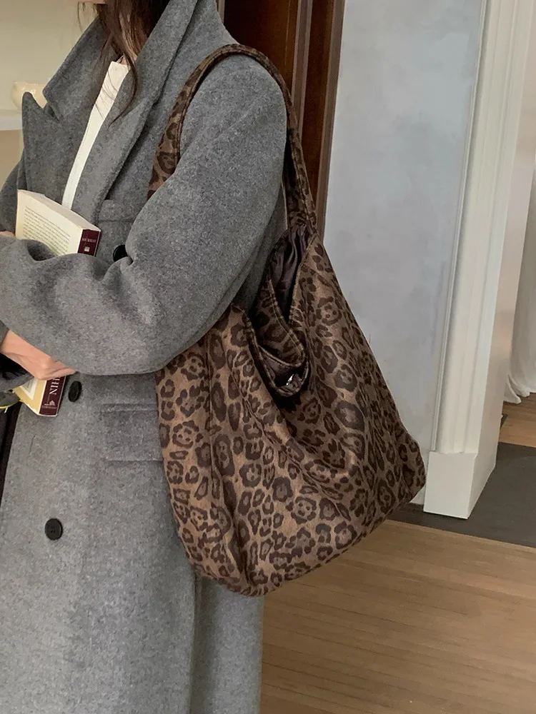 

CGCBAG New Fashion Leopard Print Tote Bags For Women Casual Lage Capacity Female Canvas Shoulder Bag Simple Commuting Handbags