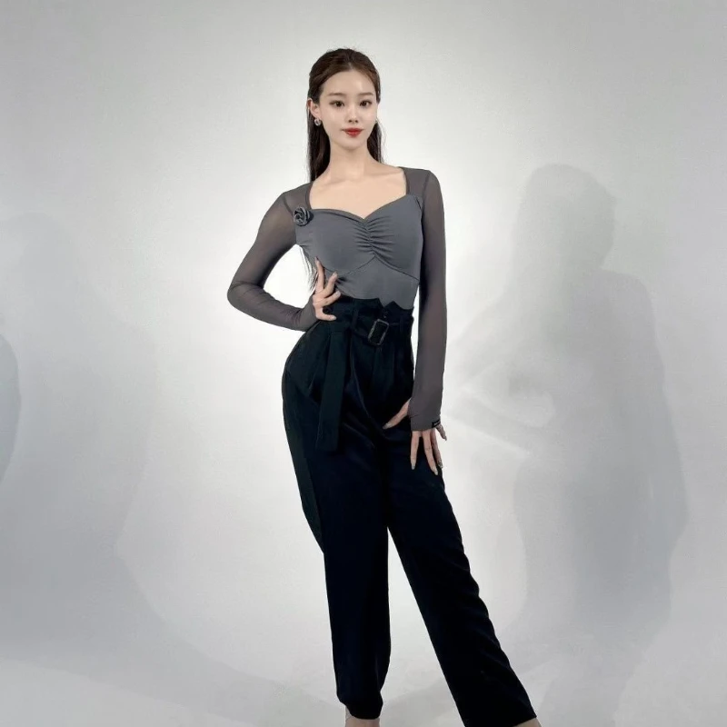 Nuova maglietta a maniche lunghe da ballo latino per donna Elegante top da ballo moderno Slim-Fit, silhouette lusinghiera Elegante abbigliamento da pratica