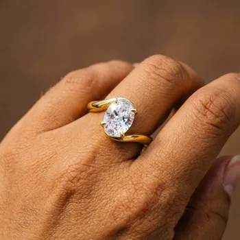 Pierścionek zaręczynowy z moissanitem o szlifie owalnym 4,5 ct, pozłacany 14-karatowym złotem, z skręconą obrączką, kolor D, czystość VVS1, prezent ślubny dla kobiet.