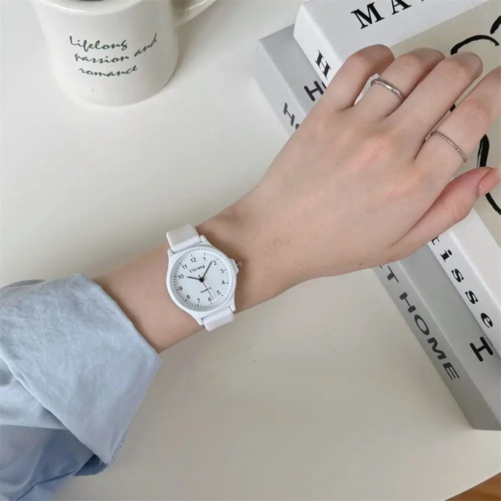High Quality Silicone Strap Wristwatch Multi-color Student Quartz Watch Casual Adjustable Quartz Clock