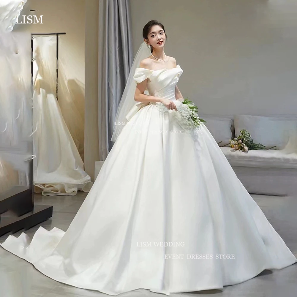 

LISM Princess Off Shoulder Wedding Dress Korea Photoshoot Pleats Soft Satin Bridal Gown With Veil Court Train Big Bow 신부 예복