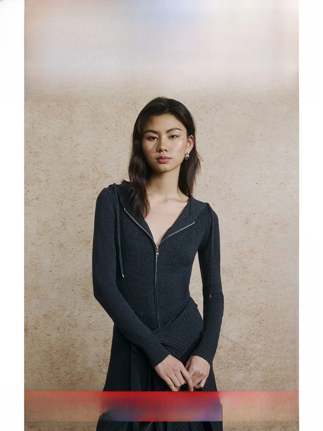 

Вязаный кардиган на молнии с капюшоном, приталенный, повседневный, из мягкой шерстяной смеси, с V-образным вырезом, длинными рукавами, женский осенний топ