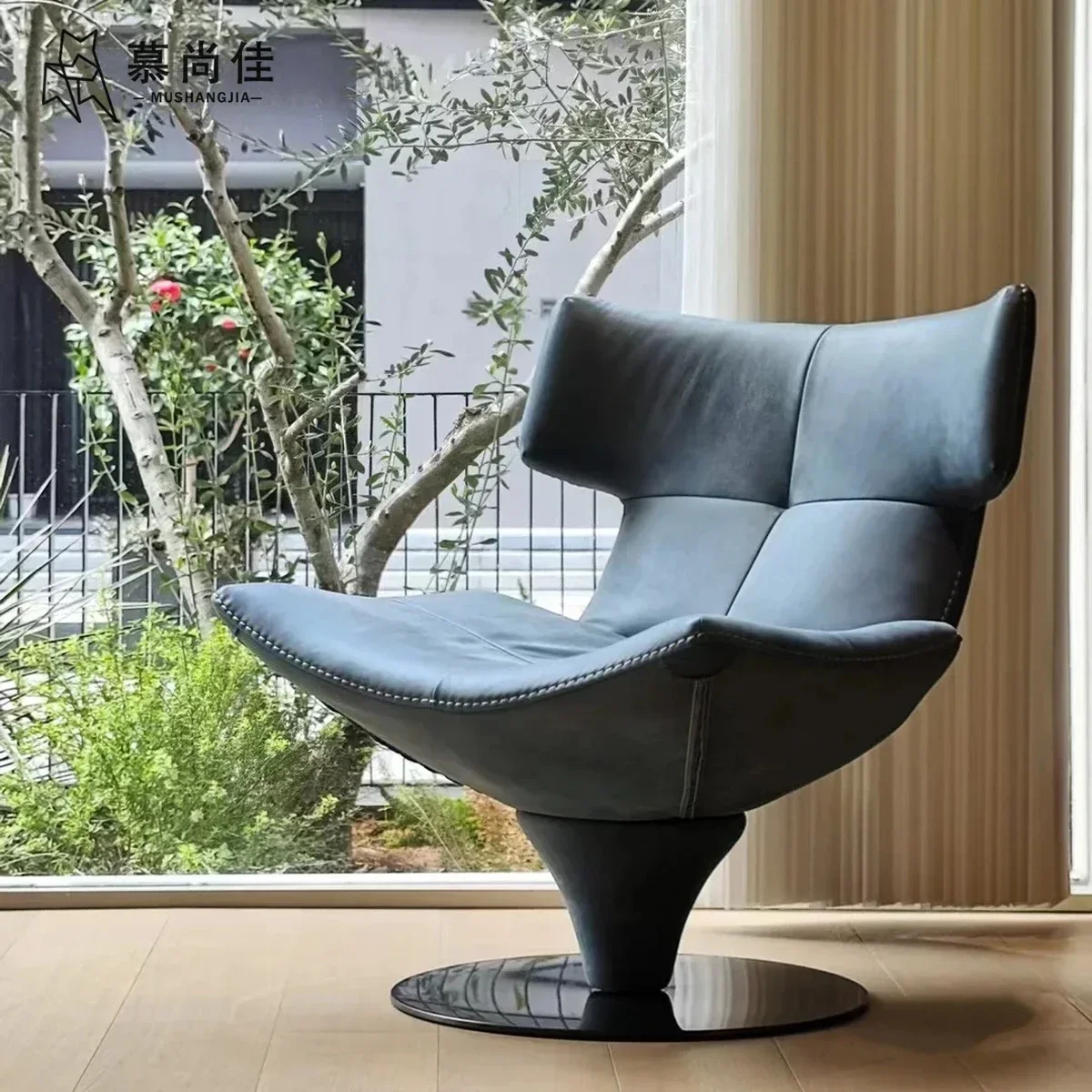 

Italian Light Luxury and Simplicity Designer FRP Leather Soft Bag Rotating Backrest Negotiation Reception Chair