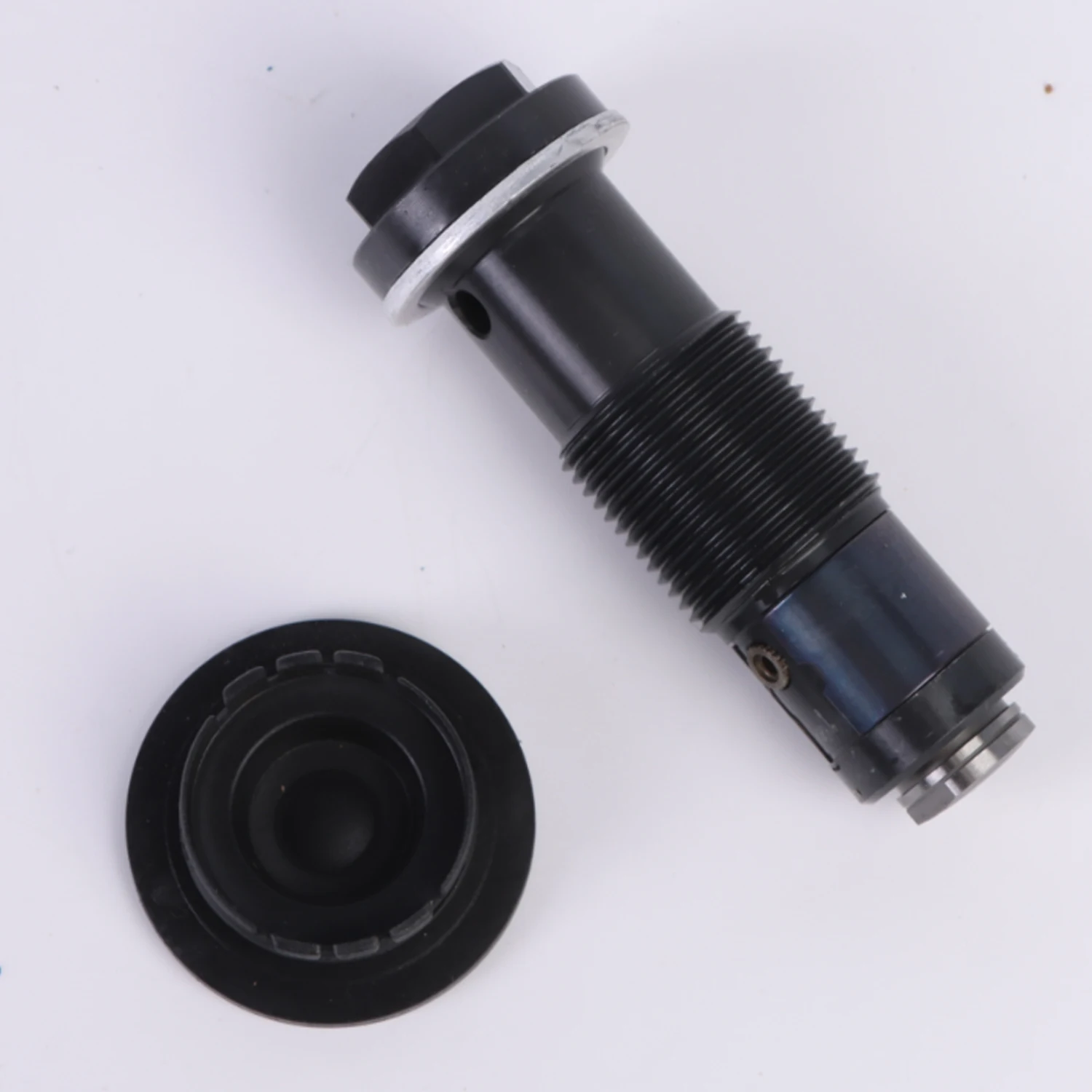 

68105583AF 5184304AE Oil Cooler Filter For Dodge Journey Challenger Jeep Grand Cherokee Wrangler 3.6L V6