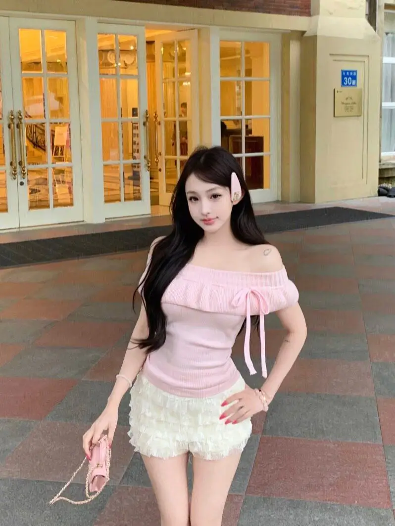 

Pink Off-Shoulder Ruffle Hem Short Sleeve Knitted Top Women's Summer Slim Fit Sexy Korean Style Commute Fashion Knitwear