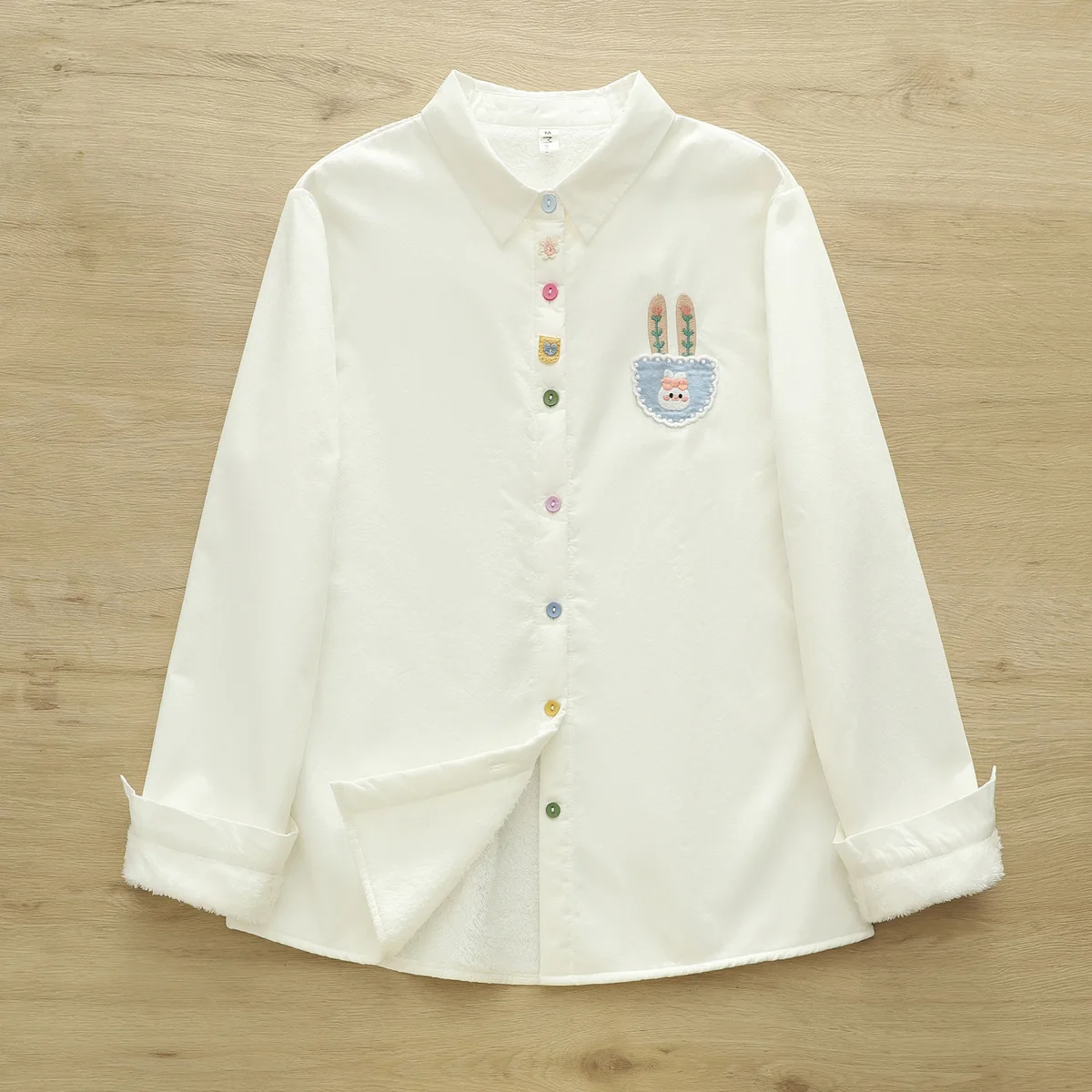 

[Ready Stock] High Quality Women 100% Cotton Yarn Blouse Shirt Age Reduction Cartoon Patch Embroidery Color Buckle Fleece Tops