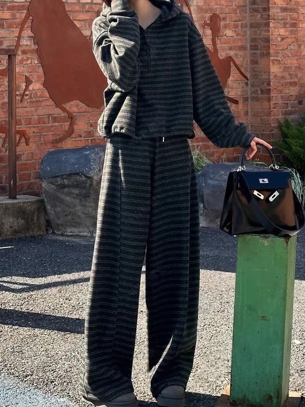 

Spring 2026 Fashionable Korean Style Women's Sportswear Set Stripe Sweatshirt High Waist Wide Leg Pants Two Piece Set Casual
