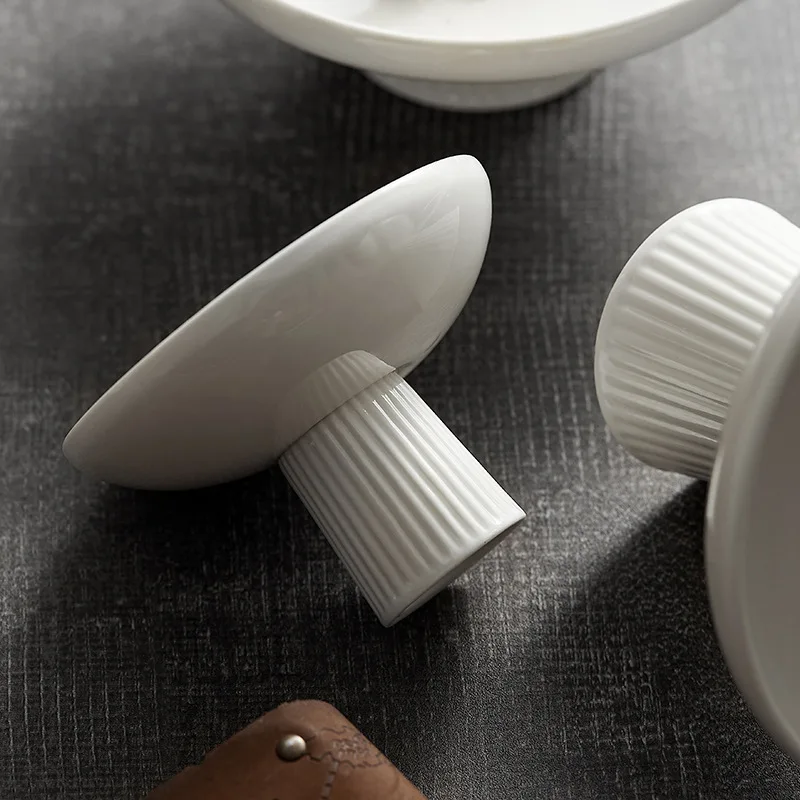 Simple style ceramic tall fruit plate fruit plate hotel tableware household premium Chinese nut pastry refreshment plate