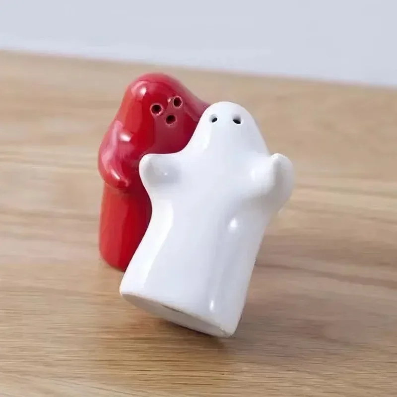 Ceramic Ghost Funny Mini Pepper Salt Pot Seasoning Pot Creative Hug Little Couple Home Artcraft Bottle Jar Wedding Gift Ornament