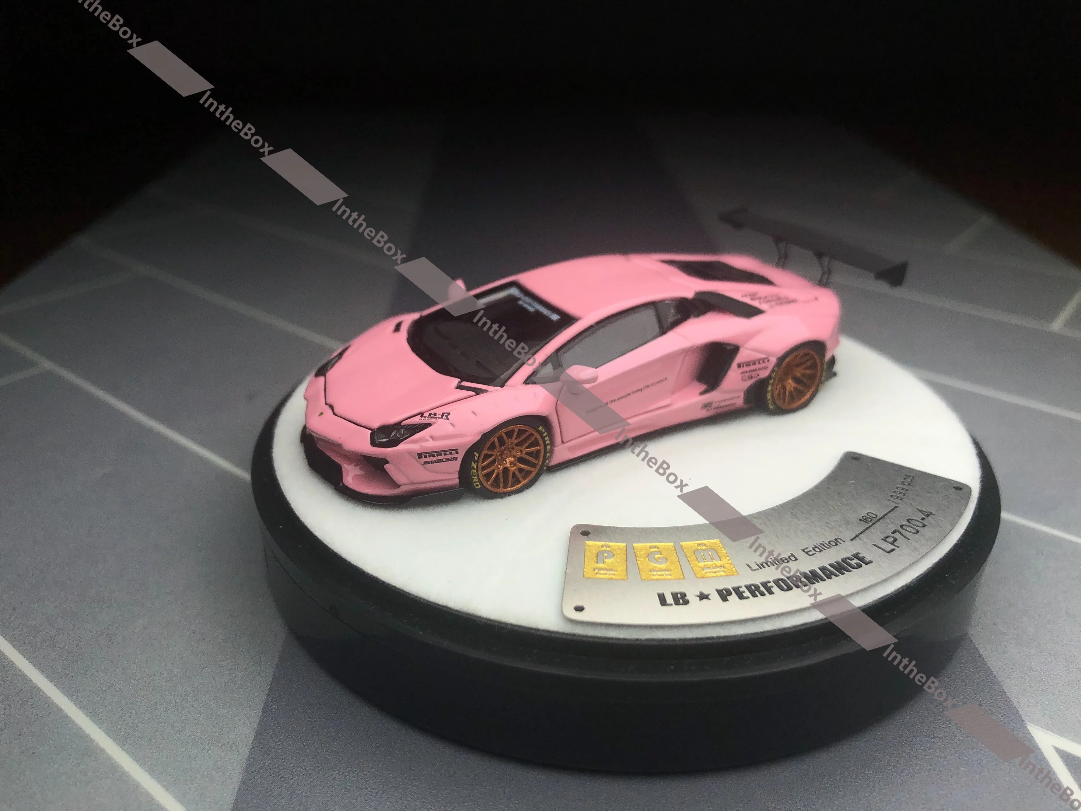 PGM 1:64 Pink LBWK Aventador LP700-4 Sports Model Diecast Diecast Metal Car Collection Limited Edition Hobby Toys