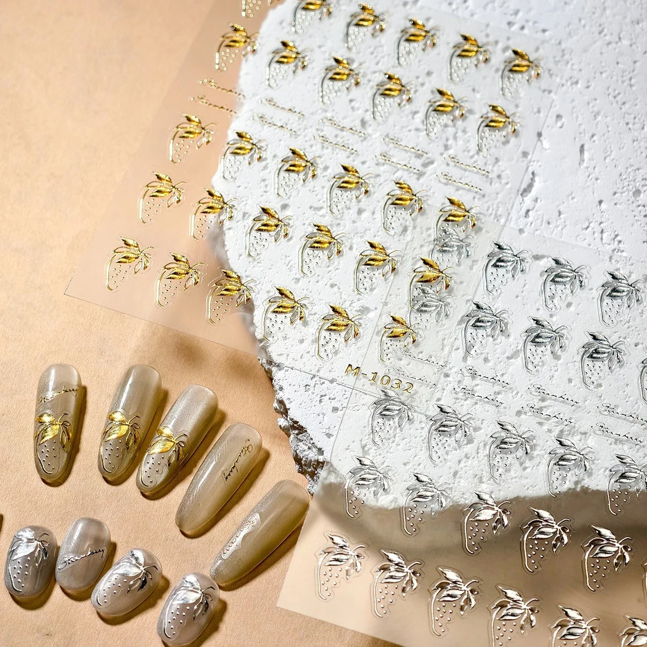 Goud stempelen Zilver Aardbei Lijn Uitspraak Engelse Letter Chic 5D Zelfklevende Nail Art Stickers Manicure Decals Decoraties