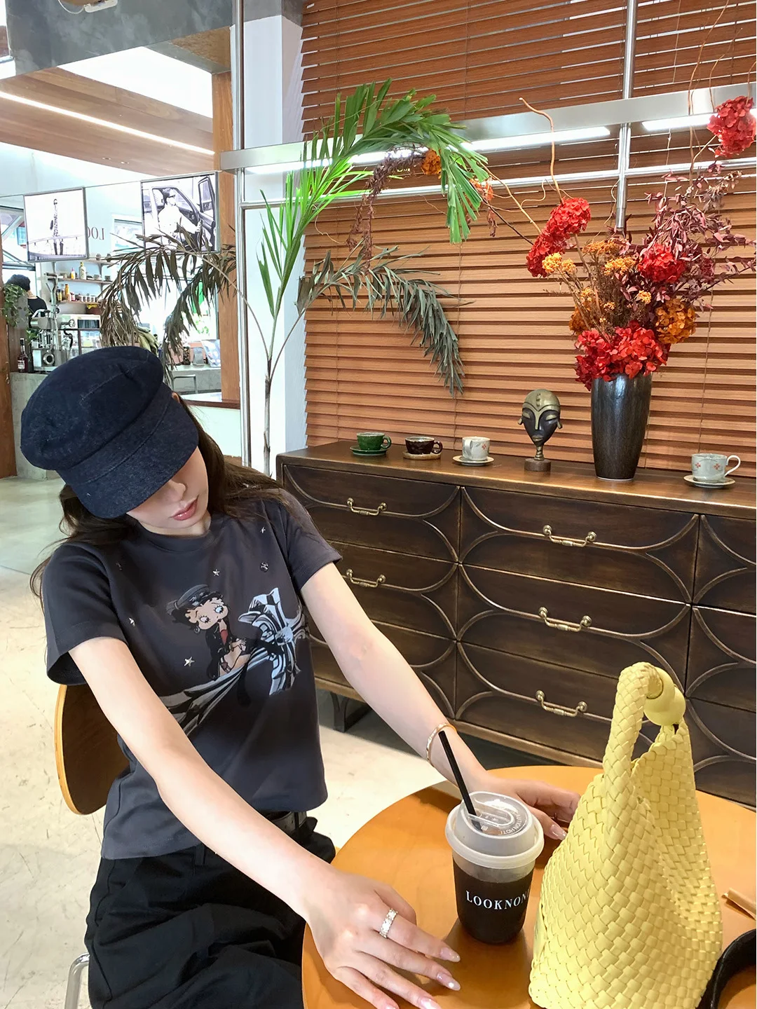 ベティクロスパターン半袖Tシャツレディース漫画プリント肩丈コットンカジュアルスタイルスリミング万能トップス 1