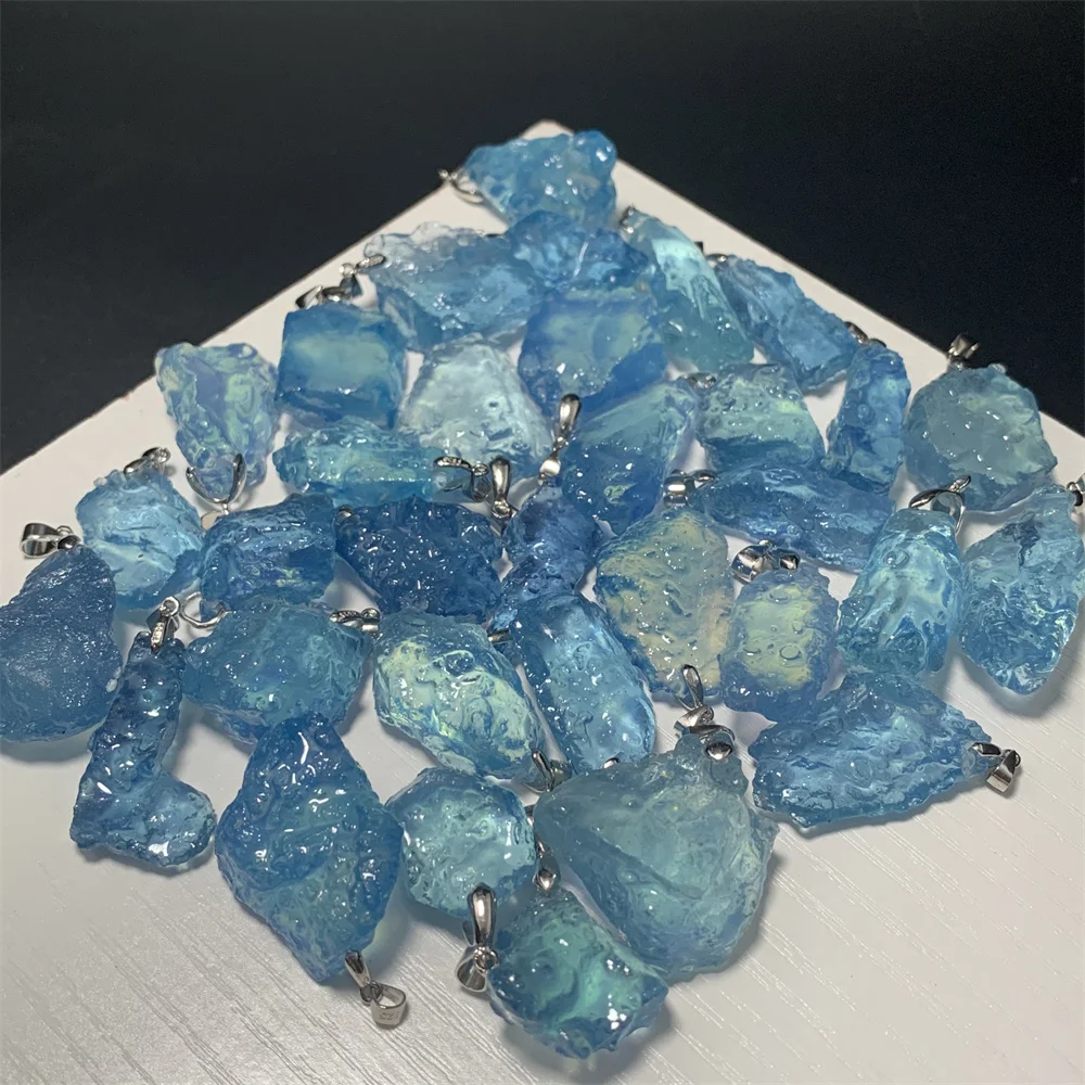 Clear Natural Transparent Fluorescent Blue Aquamarine Pendants Women Irregular Heal Beads Polished Rough Raw Aquamarine Necklace