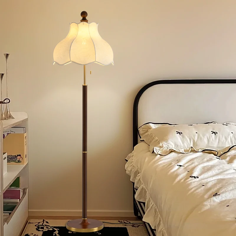 Contemporary Luxury Floor Lamp American Retro in Living Room Bedroom Beside Sofa Villa Hotel Decorative Standing Light