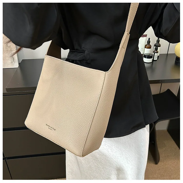 

Autumn 2025 Designer Tote - Women's Structured Bucket Bag, Minimalist White Crossbody with Organizer Compartments