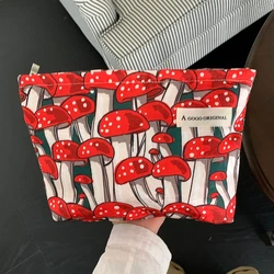 New Fashion Sweet Red Mushroom Print Cosmetic Bag Canvas Clutch Makeup Bag Portable Toiletry Bag Travel Make Up Kit Organizer