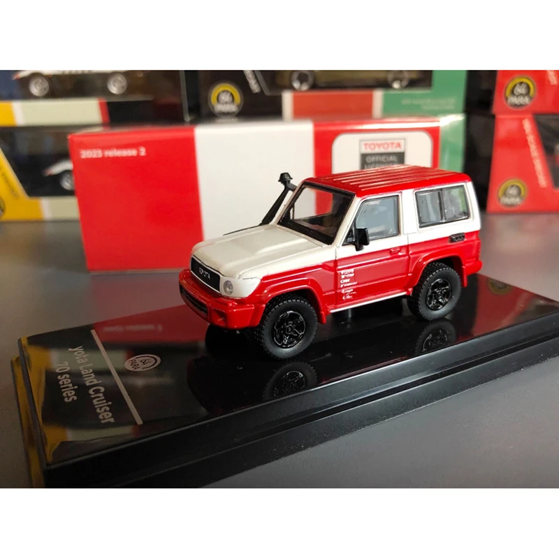 

PARA Литой под давлением масштаб 1:64 Land Cruiser LC71 SUV, модель автомобиля из сплава, статический дисплей, коллекционные предметы, сувенирное украшение, подарок на праздник для мальчика