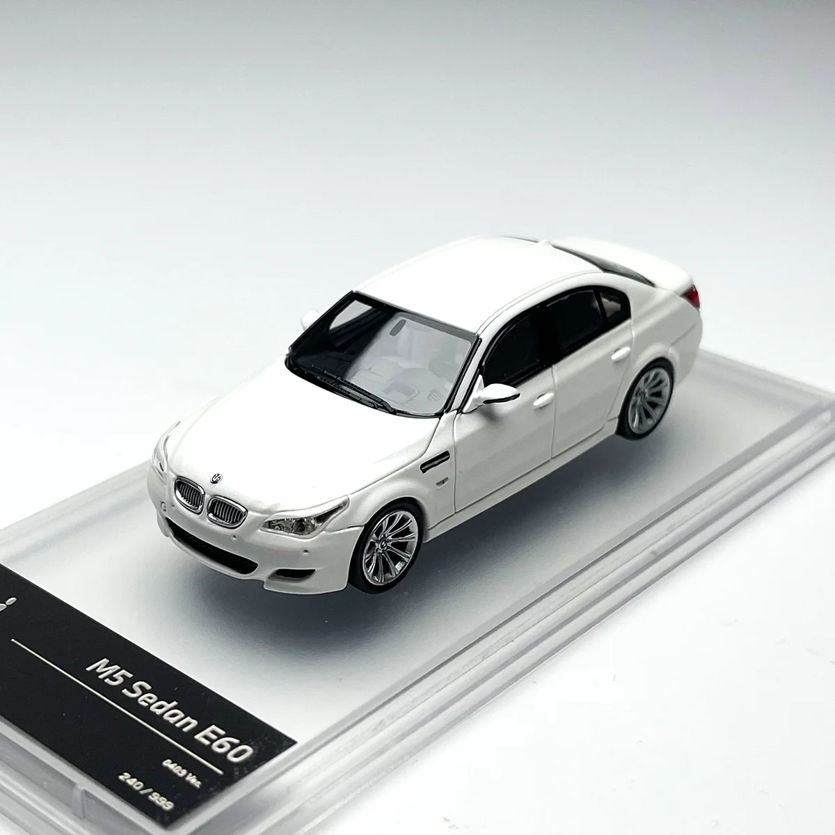 KING MODEL Diecast 1/64 Scale BMW M5 E60 E61 brown white Car Model