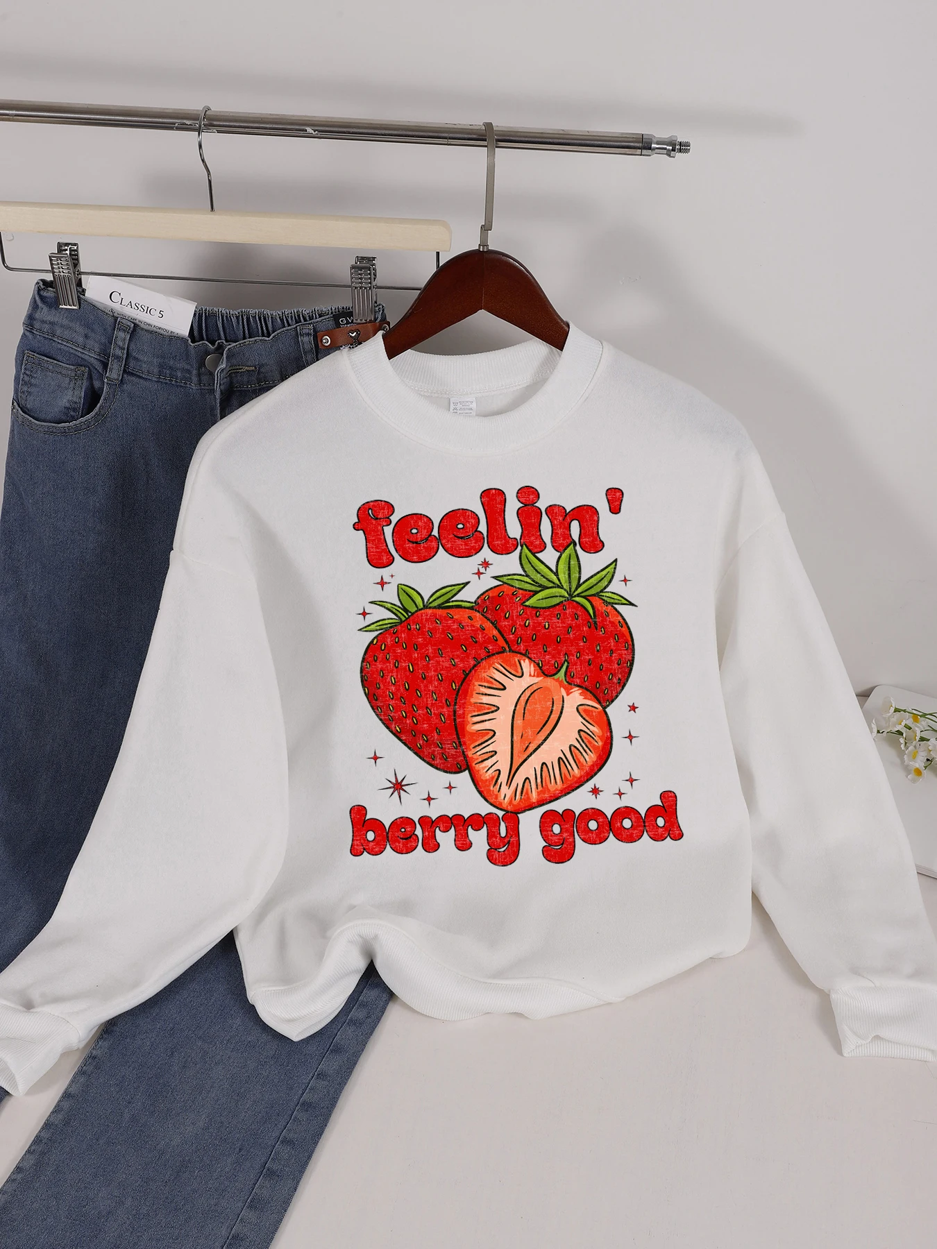 

Feeling Strawbreey, хороший дизайн, женская толстовка, модная уличная одежда с круглым вырезом, удобные мягкие пуловеры, флисовый осенний топ