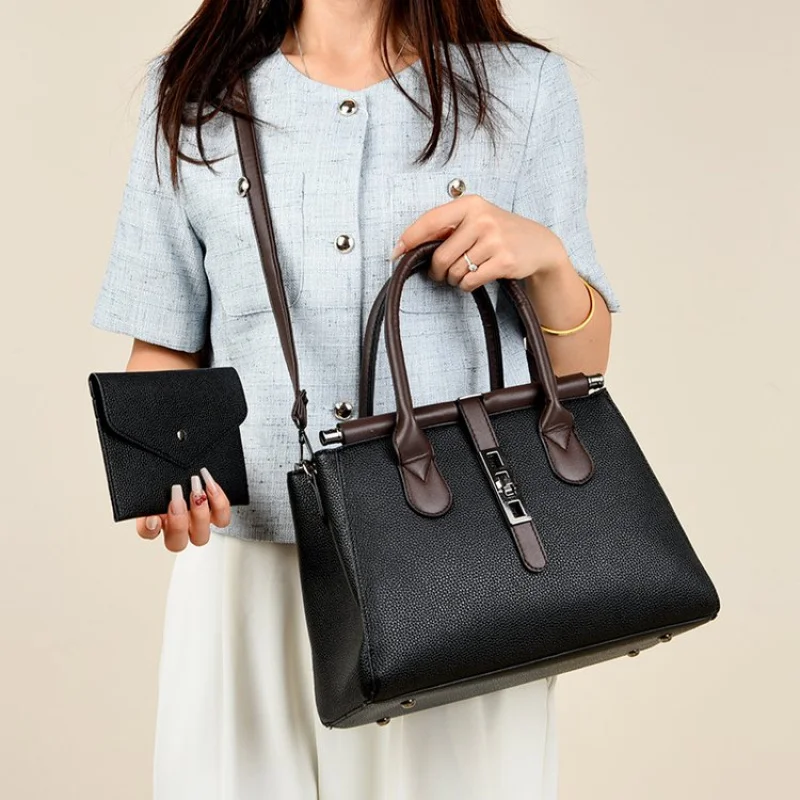 

Women's Messenger Bag Made Of Sunflower-Patterned Leather Featuring Paris Casual Vintage Daily Look​