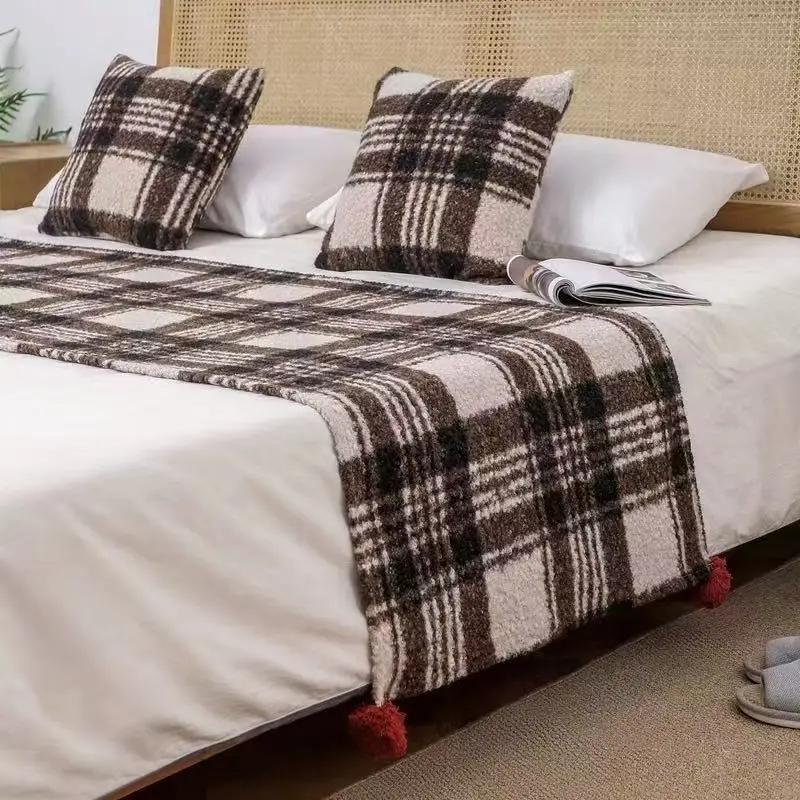 

Luxury Embroidery Bed Flag Grid Edge Bed Runners European Style Wedding Room Hotel Home Decoration Bed Tail Towel Pillowcase