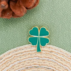 Lucky Four-leaf Clover Brooch Exquisite and Versatile Alloy Badge Green Plant Badge Buckle Pin Clothing Bag Brooch