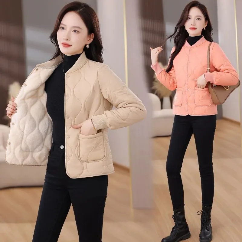 2025 NEUE frauen Baumwolle Mantel Parkas Mode Herbst Winter Jacken Damen Kurze Hinzufügen Samt Verdicken Warm Halten Oberbekleidung Tops