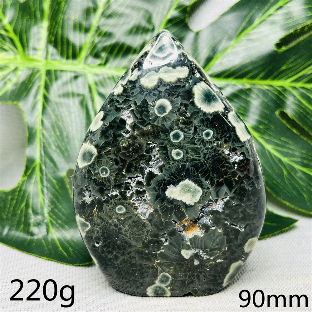 Natural Gemstones Tower Deep-sea Jade From Madagascar During Jurassic Period Ancient Rocks Home Room Decoration Festival Gifts