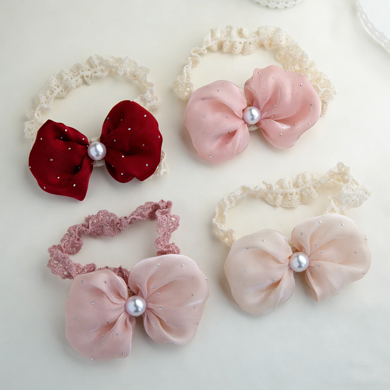 

Детская повязка на голову с жемчугом и бантом, эластичная тонкая кружевная повязка для волос, головной убор для новорожденных, аксессуар для волос для детей 0-3 лет, реквизит для фотосессий