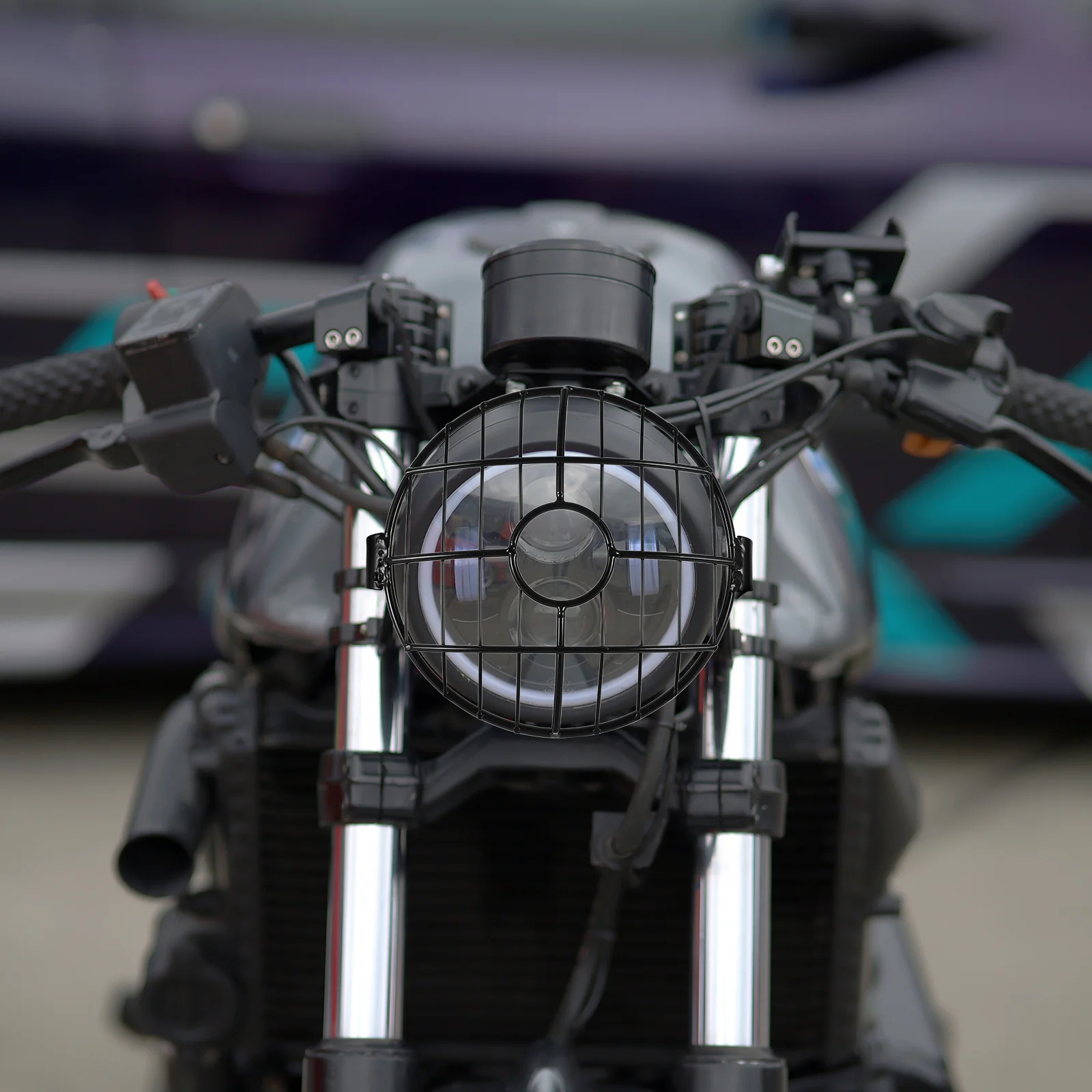 

Front Headlight Guard Protector Cover Retro Mesh Design Durable Iron Motorcycle Headlight Guard Exterior Decoration