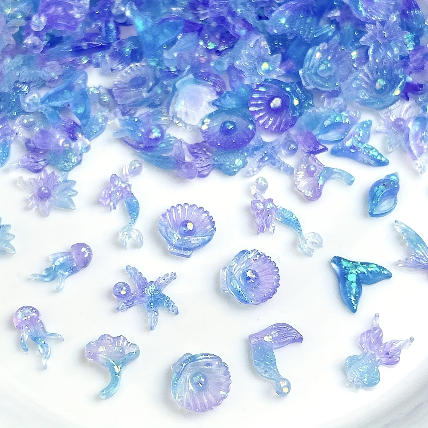 50pcs GLOW-in-the-Dark MINI Ocean Charms ชุดเปลือกหอยเงา,ปลาดาว Mermaid หางสําหรับเล็บ, โทรศัพท์กรณีเครื่องประดับ Crafting