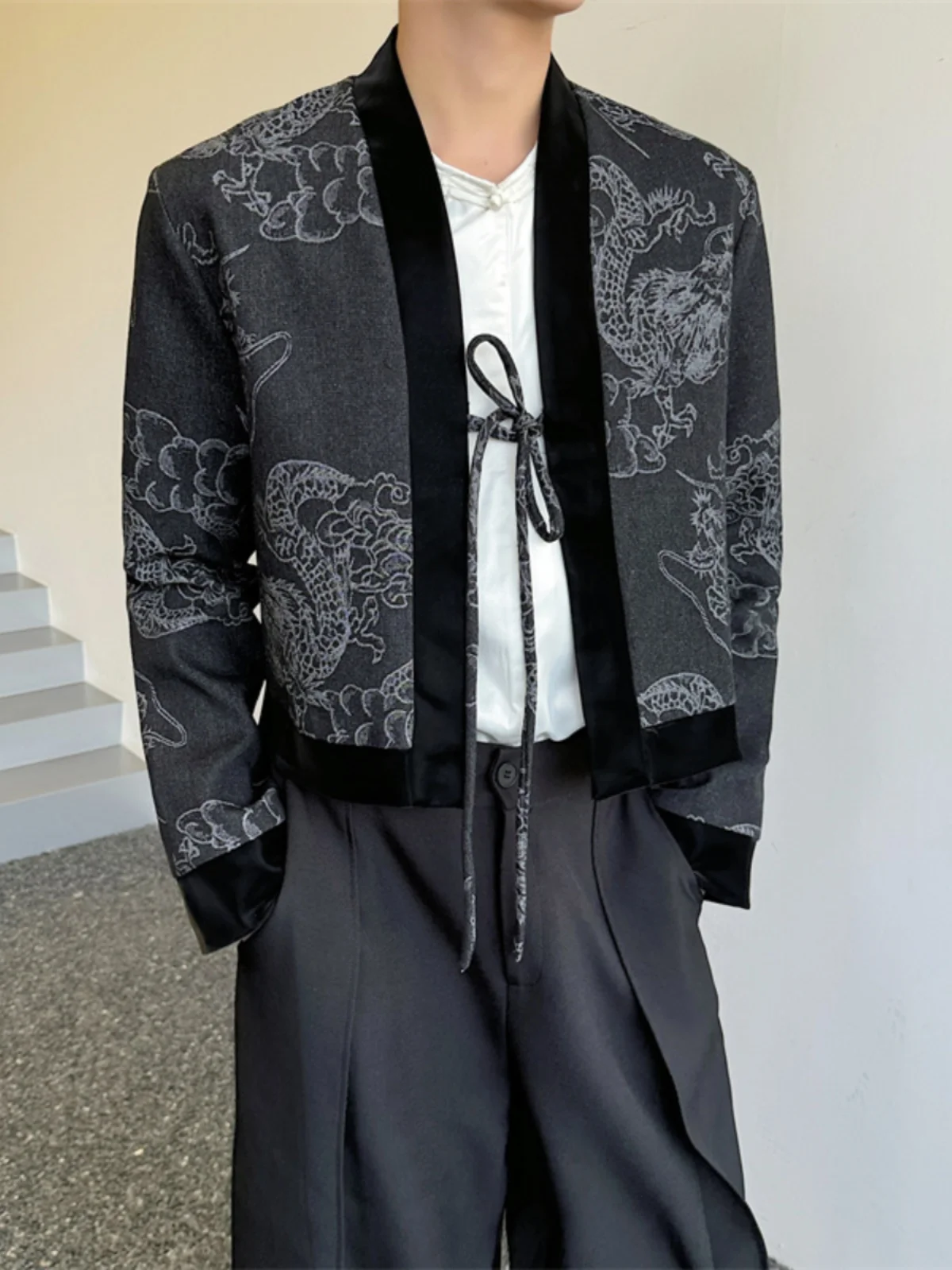 

Retro Chinese Sle Dragon Pattern Embroidered ort Jeans Jaet for Men Autumn Loose Fit Belted Versatile Faionable Stree...