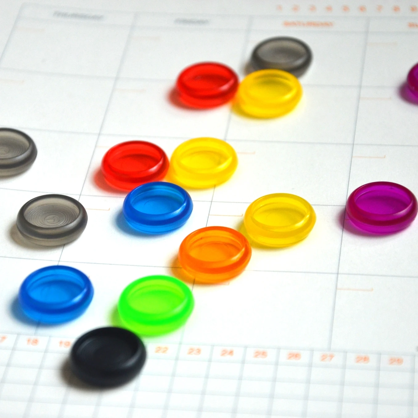 12pcs 18Mm Plastic Binding Disc Notebook Mushroom Hole Button Notepad Plastic Loose-leaf Coil Buckle Colorful Binder Ring
