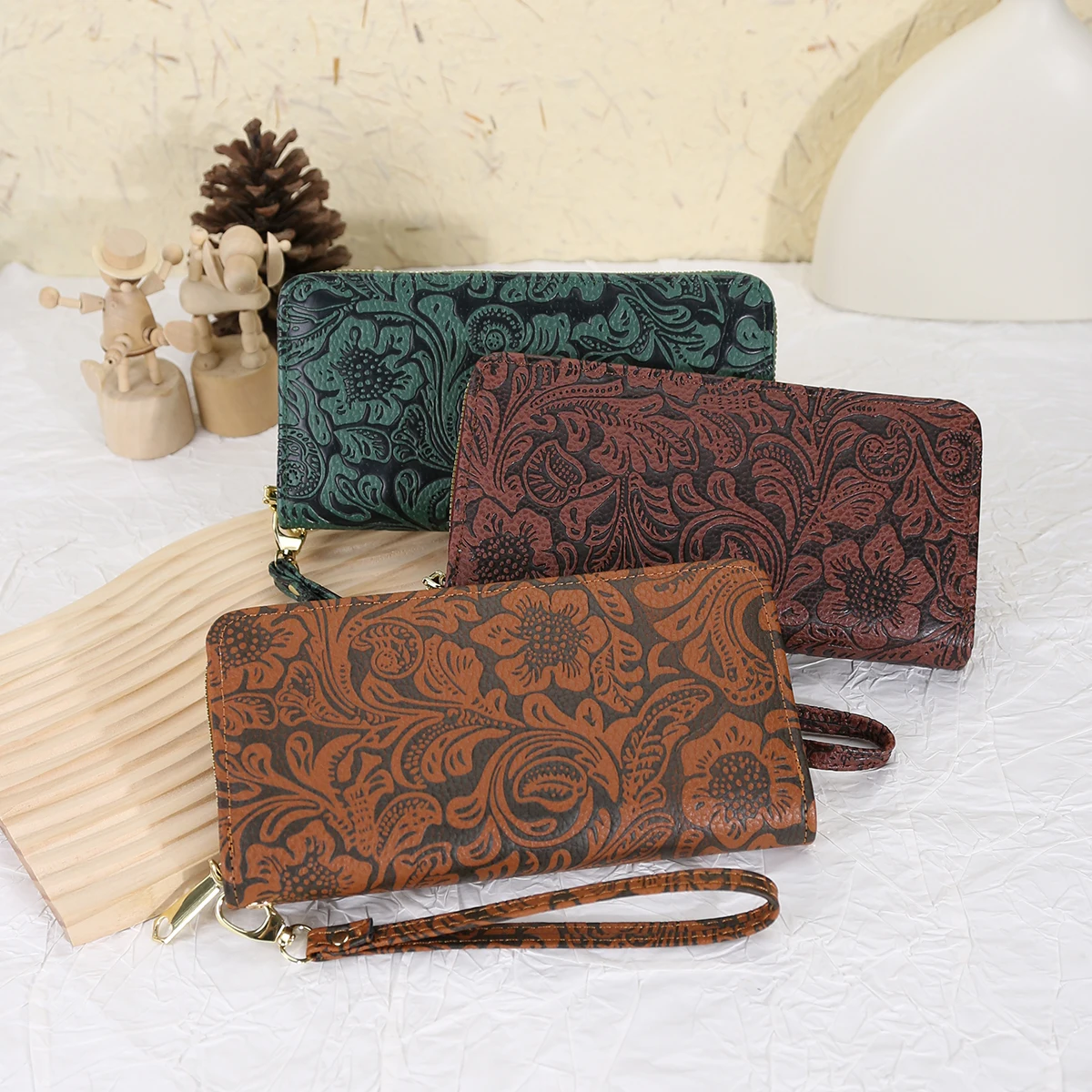 Lange Clutch-Geldbörse im Vintage-Stil mit geprägtem Design, multifunktionalem Reißverschluss, Kreditkarte, Bargeld und Geldbörse.