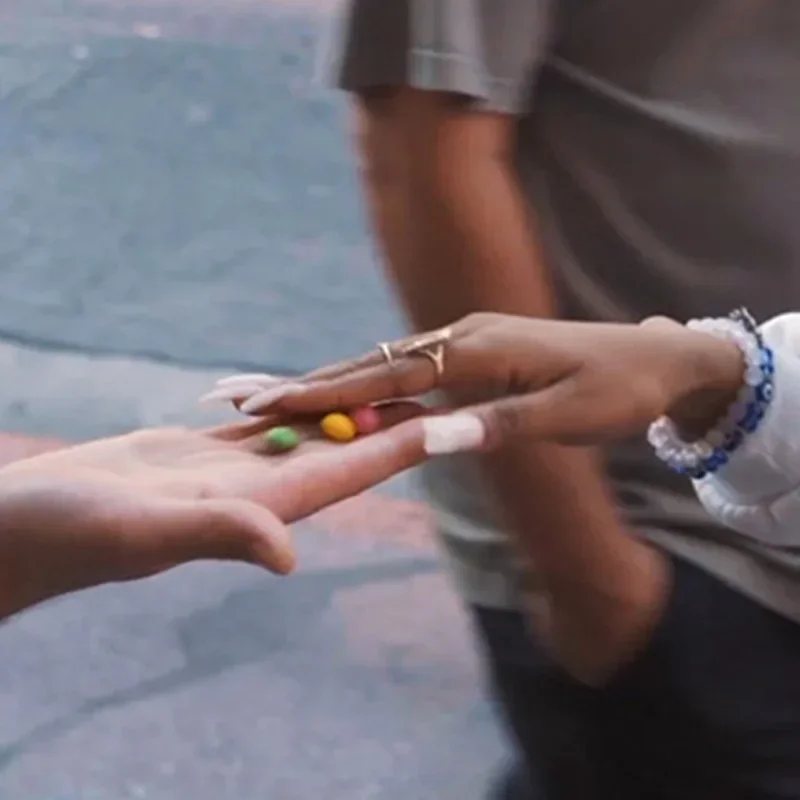 Candyman by Tobias Dostal Magic Tricks Vanished Candy Appearing in People\'s Hand Funny Close-up Street Illusions Gimmicks Mental