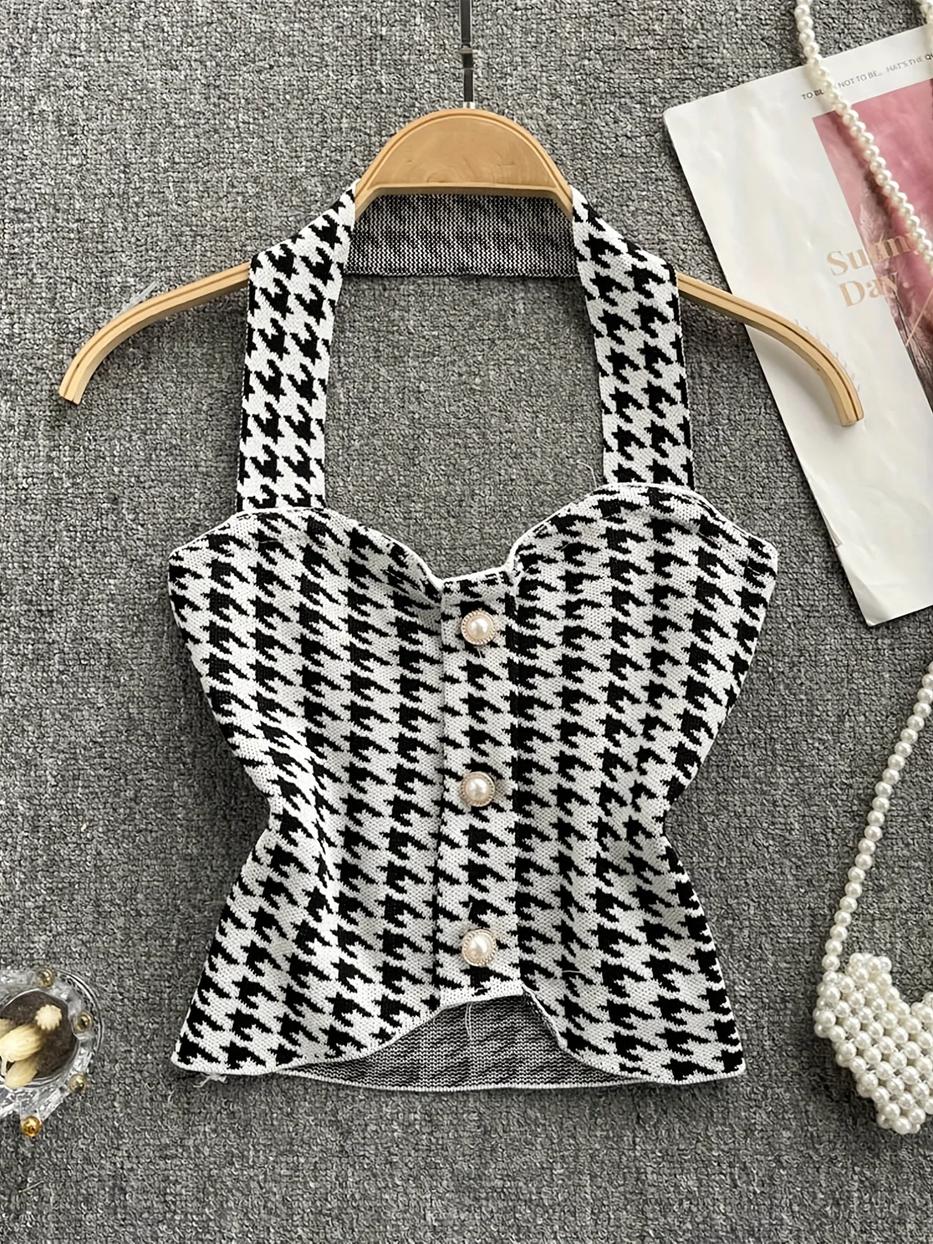 Summer New Buttons Stylish Houndstooth Halter Top for Women   Sleeveless Casual Shirt with Chic Pattern Crop Top