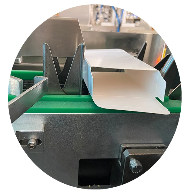 Máquina para cajas con flejes para marcar