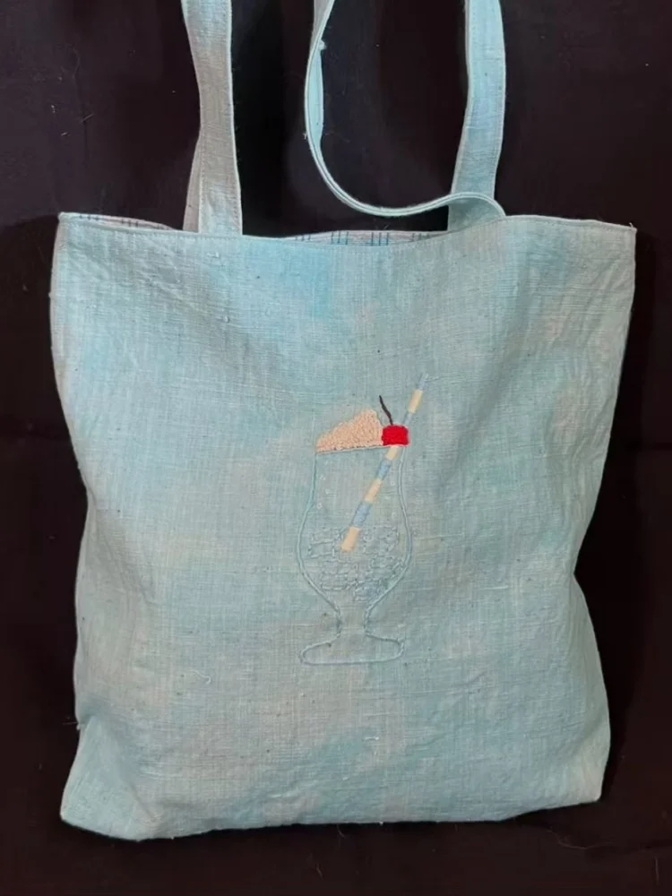

Embroidered Canvas Bags 2025 New Niche Design Versatile One Shoulder Hand-held Commuting Bag for Women